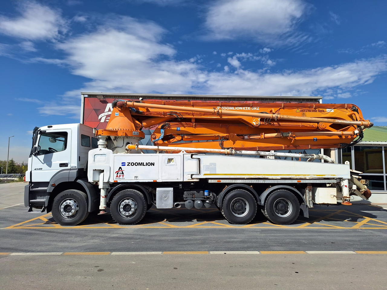 MERCEDES-BENZ AXOR 4140 ZOOMLION 43X-5RZ - Autopompă de beton: Foto 5 MERCEDES-BENZ AXOR 4140 ZOOMLION 43X-5RZ - Autopompă de beton: Foto 5