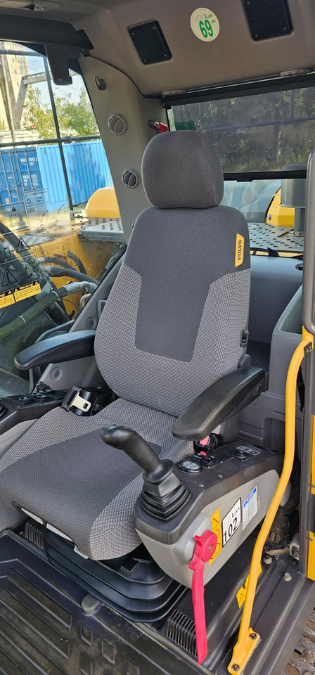 Excavator pe şenile VOLVO EC220DL: Foto 16 Excavator pe şenile VOLVO EC220DL: Foto 16