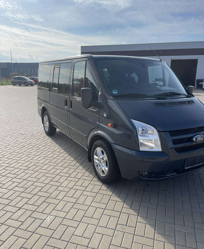 Ford Transit - Microbuz, Transport persoane: Foto 2 Ford Transit - Microbuz, Transport persoane: Foto 2