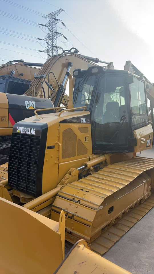 CATERPILLAR D5k diesel compact precision fuel-efficient cater bulldozer - Buldozer: Foto 1 CATERPILLAR D5k diesel compact precision fuel-efficient cater bulldozer - Buldozer: Foto 1