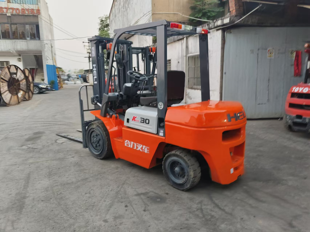 HELI k30 used 3 ton diesel forklift Customizable mast clamps low price - Stivuitor diesel: Foto 3 HELI k30 used 3 ton diesel forklift Customizable mast clamps low price - Stivuitor diesel: Foto 3