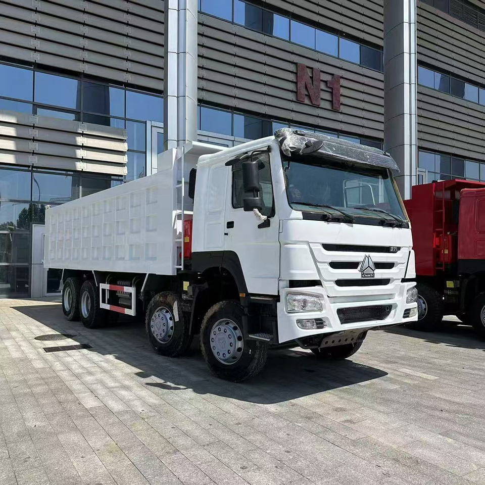 SINOTRUK howo 371 8x4 dump truck - Camion basculantă: Foto 4 SINOTRUK howo 371 8x4 dump truck - Camion basculantă: Foto 4