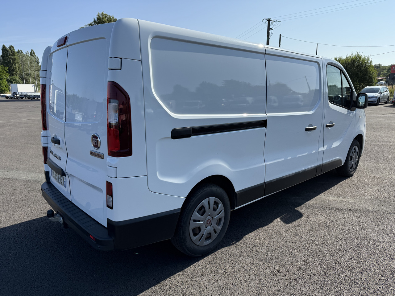 FIAT TALENTO 1T3 LH1 2.0MULTIJET120 PRO LOUNGE + ATTELAGE ET KIT BOIS COMPLET - Dubă: Foto 5 FIAT TALENTO 1T3 LH1 2.0MULTIJET120 PRO LOUNGE + ATTELAGE ET KIT BOIS COMPLET - Dubă: Foto 5