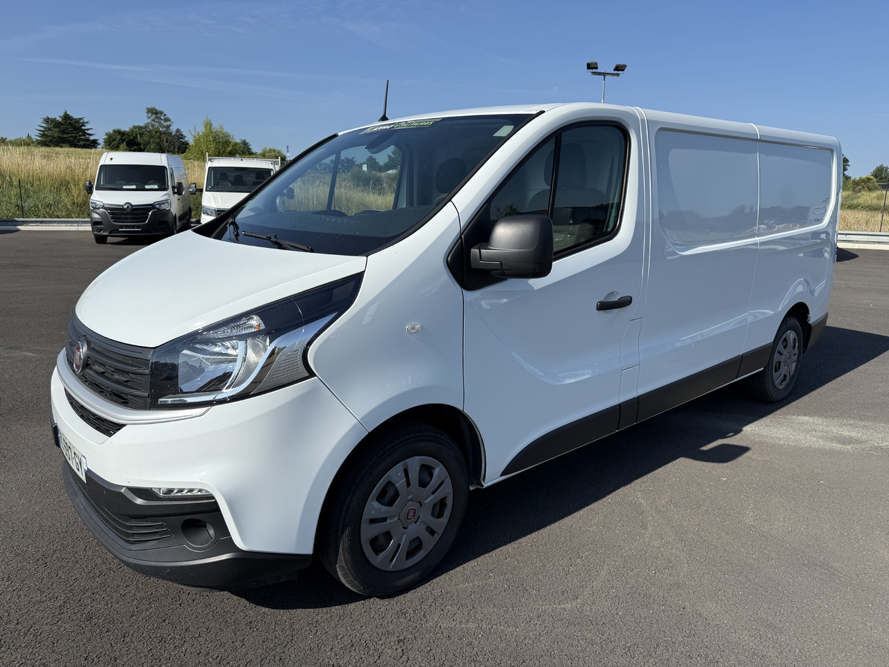 FIAT TALENTO 1T3 LH1 2.0MULTIJET120 PRO LOUNGE + ATTELAGE ET KIT BOIS COMPLET - Dubă: Foto 2 FIAT TALENTO 1T3 LH1 2.0MULTIJET120 PRO LOUNGE + ATTELAGE ET KIT BOIS COMPLET - Dubă: Foto 2