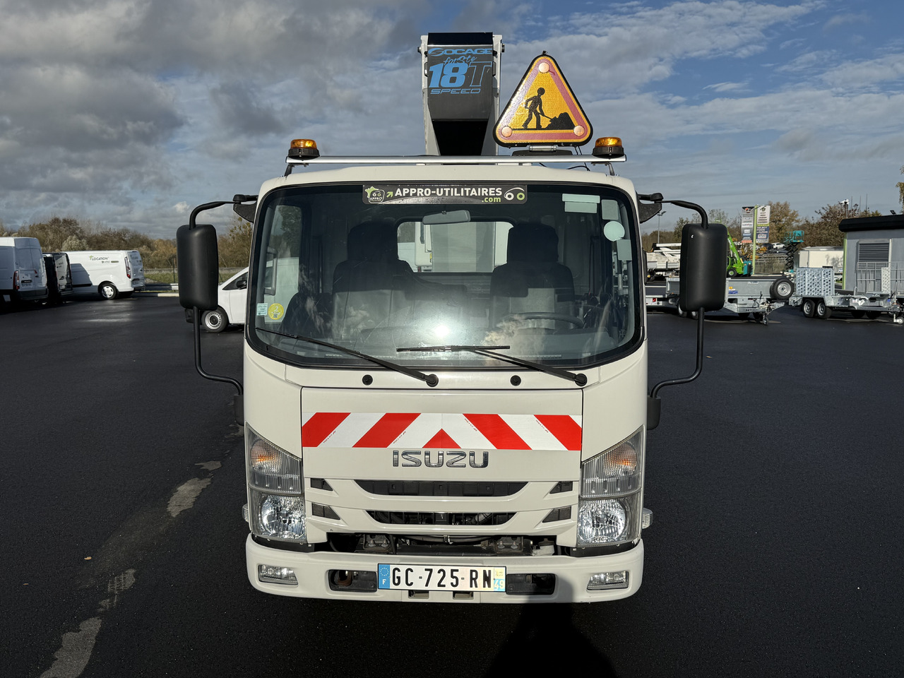 ISUZU M21 SOCAGE 18T NACELLE UTILITAIRES 3T5 - Camion cu nacela: Foto 5 ISUZU M21 SOCAGE 18T NACELLE UTILITAIRES 3T5 - Camion cu nacela: Foto 5