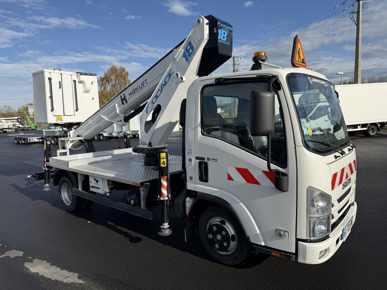 ISUZU M21 SOCAGE 18T NACELLE UTILITAIRES 3T5 - Camion cu nacela: Foto 1 ISUZU M21 SOCAGE 18T NACELLE UTILITAIRES 3T5 - Camion cu nacela: Foto 1
