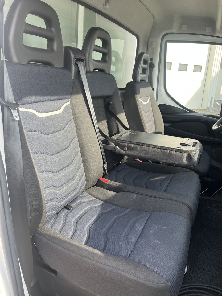 Autoutilitară frigorifica IVECO DAILY 35S14 FRIGORIFIQUE FRCX: Foto 8 Autoutilitară frigorifica IVECO DAILY 35S14 FRIGORIFIQUE FRCX: Foto 8