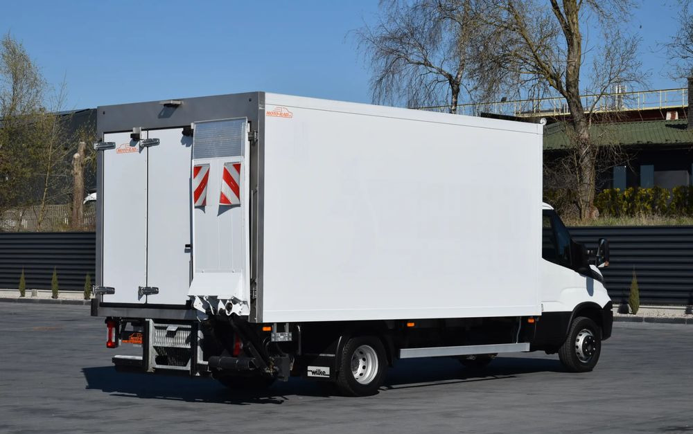 Iveco DAILY 70C18 / 3.0 - 180 KM / AUTOMAT HI-MATIC / 3 OSOBY / CHŁODNIA - MROŹNIA 4,55 M / AGREGAD FRIGOBLOCK / WINDA SORENSEN / KLIMA / TEMPOMAT / KAMERA COFANIA / REGULOWANE ZAWIESZENIE / SERWISOWA - Camion frigider: Foto 5 Iveco DAILY 70C18 / 3.0 - 180 KM / AUTOMAT HI-MATIC / 3 OSOBY / CHŁODNIA - MROŹNIA 4,55 M / AGREGAD FRIGOBLOCK / WINDA SORENSEN / KLIMA / TEMPOMAT / KAMERA COFANIA / REGULOWANE ZAWIESZENIE / SERWISOWA - Camion frigider: Foto 5