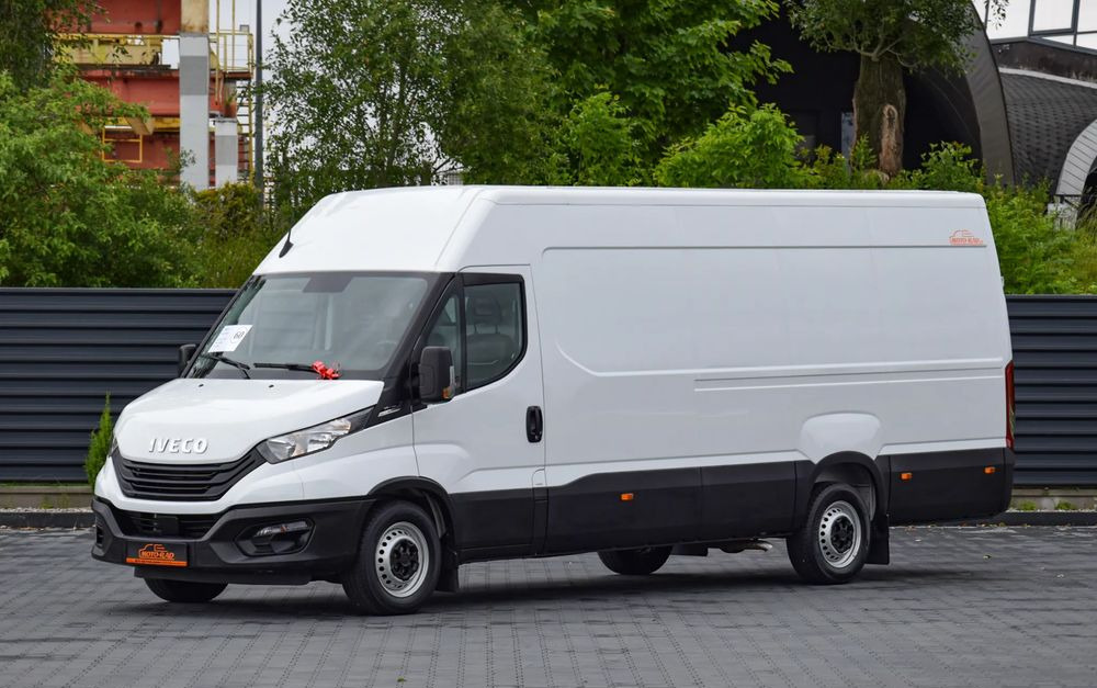 Iveco DAILY MAXI 35S16 / 2.3 - 160 KM / AUTOMAT HI-MATIC / NOWY MODEL / 3 OSOBY / DOSTAWCZE / BLASZAK / KLIMA / CZUJNIKI COFANIA / NISKI PRZEBIEG / 2022 / SERWISOWANY / Z NIEMIEC - Dubă: Foto 1 Iveco DAILY MAXI 35S16 / 2.3 - 160 KM / AUTOMAT HI-MATIC / NOWY MODEL / 3 OSOBY / DOSTAWCZE / BLASZAK / KLIMA / CZUJNIKI COFANIA / NISKI PRZEBIEG / 2022 / SERWISOWANY / Z NIEMIEC - Dubă: Foto 1