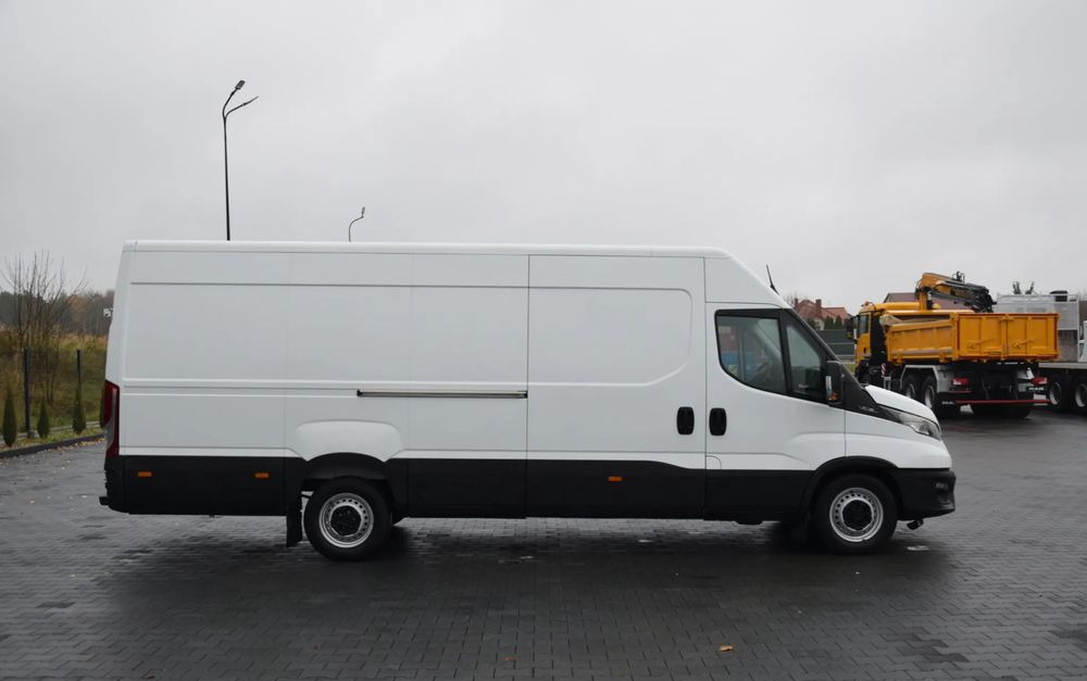 Iveco DAILY MAXI 35S16 / 2.3 - 160 KM / NOWY MODEL / 3 OSOBY / DOSTAWCZE / BLASZAK / KLIMA / CZUJNIKI COFANIA / TRYB CITY-ECO / 2023 / SERWISOWANY / SPROWADZONY Z NIEMIEC - Dubă: Foto 4 Iveco DAILY MAXI 35S16 / 2.3 - 160 KM / NOWY MODEL / 3 OSOBY / DOSTAWCZE / BLASZAK / KLIMA / CZUJNIKI COFANIA / TRYB CITY-ECO / 2023 / SERWISOWANY / SPROWADZONY Z NIEMIEC - Dubă: Foto 4