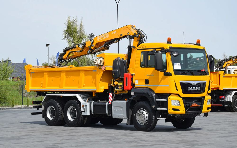 MAN TGS 26.400 / 6x4 / EURO 6 / UDT / HDS FASSI 165 / WYSUW x3 / ROTATOR / CHWYTAK / STEROWANIE RADIOWE / WZMOCNIONA RAMA / WYWROTKA / HYDROBURTA / AUTOMAT / 2017 / NOWE OPONY - 100% / NISKI PRZEBIEG - Camion basculantă: Foto 3 MAN TGS 26.400 / 6x4 / EURO 6 / UDT / HDS FASSI 165 / WYSUW x3 / ROTATOR / CHWYTAK / STEROWANIE RADIOWE / WZMOCNIONA RAMA / WYWROTKA / HYDROBURTA / AUTOMAT / 2017 / NOWE OPONY - 100% / NISKI PRZEBIEG - Camion basculantă: Foto 3