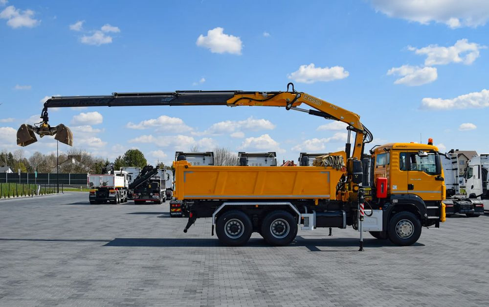 MAN TGS 26.400 / 6x4 / EURO 6 / UDT / HDS FASSI 165 / WYSUW x3 / ROTATOR / CHWYTAK / STEROWANIE RADIOWE / WZMOCNIONA RAMA / WYWROTKA / HYDROBURTA / AUTOMAT / 2017 / NOWE OPONY - 100% / NISKI PRZEBIEG - Camion basculantă: Foto 4 MAN TGS 26.400 / 6x4 / EURO 6 / UDT / HDS FASSI 165 / WYSUW x3 / ROTATOR / CHWYTAK / STEROWANIE RADIOWE / WZMOCNIONA RAMA / WYWROTKA / HYDROBURTA / AUTOMAT / 2017 / NOWE OPONY - 100% / NISKI PRZEBIEG - Camion basculantă: Foto 4