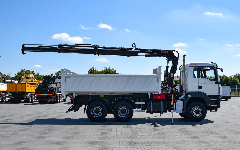 MAN TGS 33.360 / 6x4 / HDS HIAB 122 E-2 HIDUO / STEROWANIE RADIOWE / WYWROTKA / HYDROBURTA / AUTOMAT / KLIMA / TEMPOMAT / KAMERA COFANIA / SPROWADZONY - Camion basculantă: Foto 4 MAN TGS 33.360 / 6x4 / HDS HIAB 122 E-2 HIDUO / STEROWANIE RADIOWE / WYWROTKA / HYDROBURTA / AUTOMAT / KLIMA / TEMPOMAT / KAMERA COFANIA / SPROWADZONY - Camion basculantă: Foto 4