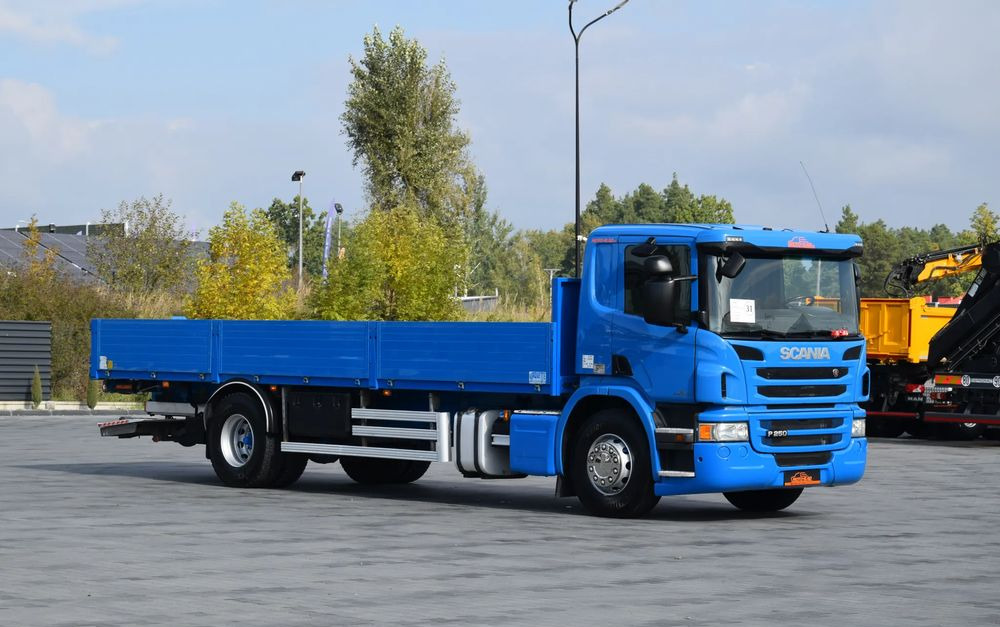 Scania P250 / EURO 6 / SKRZYNIA 7.8 M / WINDA DHOLLANDIA / PODUSZKI NA TYLNEJ OSI / RETARDER / KLIMA / TEMPOMAT / SERWISOWANY / SPROWADZONY - Camion platformă: Foto 3 Scania P250 / EURO 6 / SKRZYNIA 7.8 M / WINDA DHOLLANDIA / PODUSZKI NA TYLNEJ OSI / RETARDER / KLIMA / TEMPOMAT / SERWISOWANY / SPROWADZONY - Camion platformă: Foto 3
