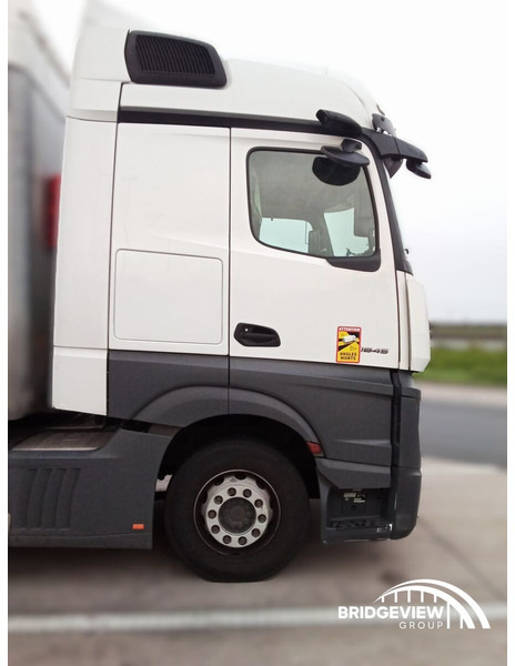 Mercedes-Benz Actros 1845 RETARDER - Cap tractor: Foto 5 Mercedes-Benz Actros 1845 RETARDER - Cap tractor: Foto 5