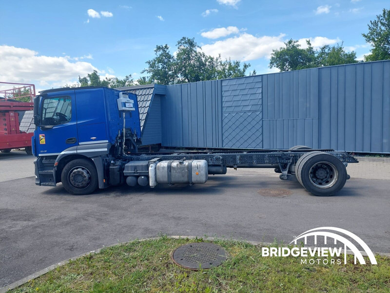 Mercedes-Benz Actros 1843 - Camion şasiu: Foto 4 Mercedes-Benz Actros 1843 - Camion şasiu: Foto 4