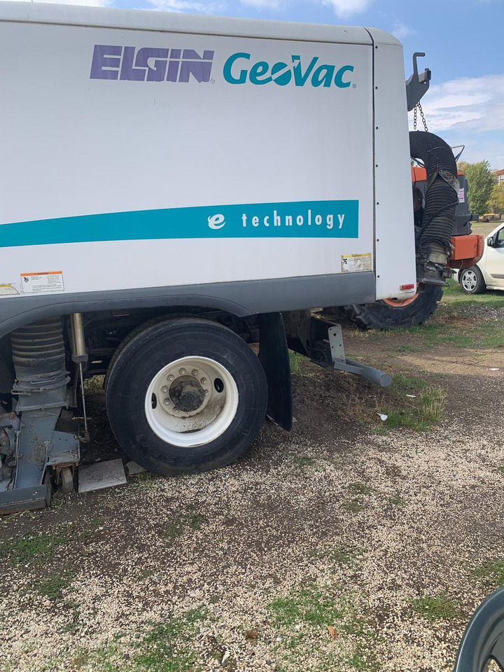 ELGIN GEOVAC VACUUM SWEEPER E TECHNOLOGY - Măturătoare stradală: Foto 4 ELGIN GEOVAC VACUUM SWEEPER E TECHNOLOGY - Măturătoare stradală: Foto 4
