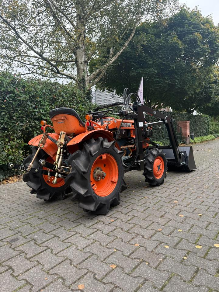 Angebot Kleintraktor Kubota B7001 mit Frontlader - Tractor mic: Foto 5 Angebot Kleintraktor Kubota B7001 mit Frontlader - Tractor mic: Foto 5