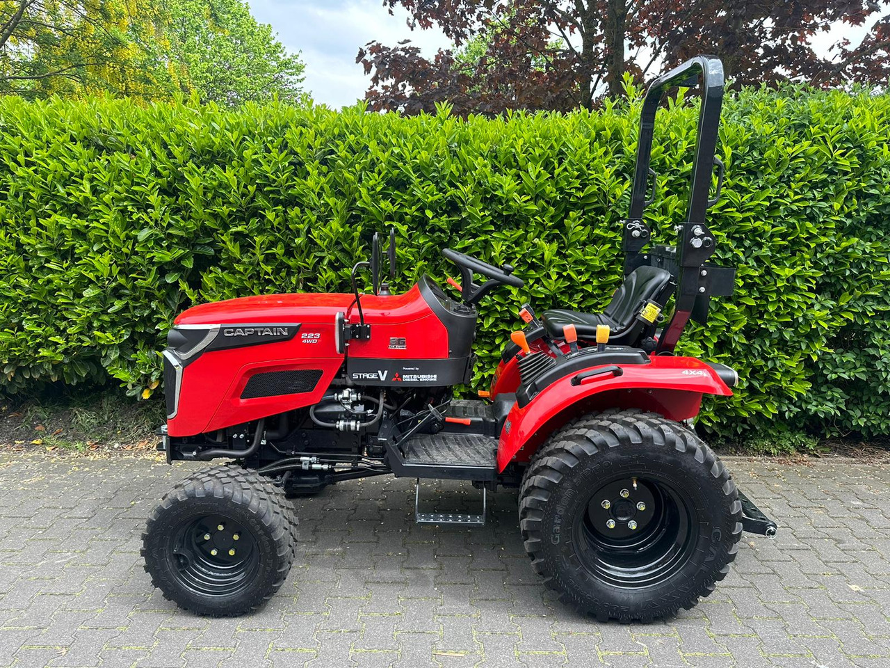 Captain  - Tractor mic: Foto 1 Captain  - Tractor mic: Foto 1