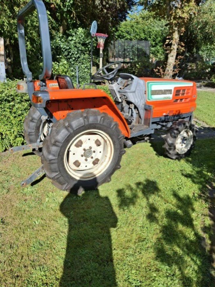 Kleintraktor Hinomoto-Kubota 21 PS - Tractor mic: Foto 3 Kleintraktor Hinomoto-Kubota 21 PS - Tractor mic: Foto 3
