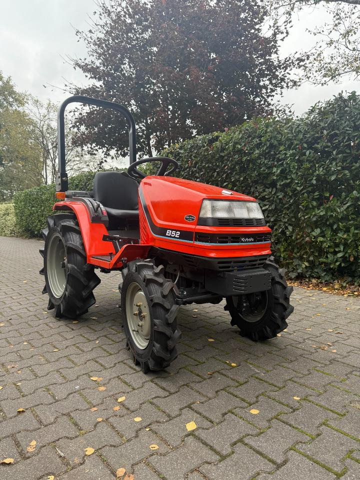 Kleintraktor Kubota B52 ab 49 € pro Monat. - Tractor mic: Foto 2 Kleintraktor Kubota B52 ab 49 € pro Monat. - Tractor mic: Foto 2