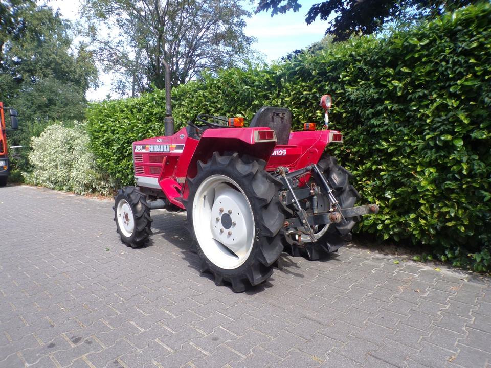 Kleintraktor Shibaura P19F - Tractor mic: Foto 3 Kleintraktor Shibaura P19F - Tractor mic: Foto 3