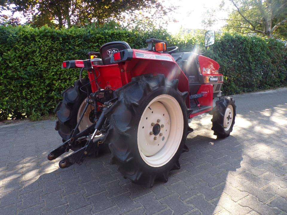 Kleintraktor Yanmar F-7 - Tractor mic: Foto 3 Kleintraktor Yanmar F-7 - Tractor mic: Foto 3