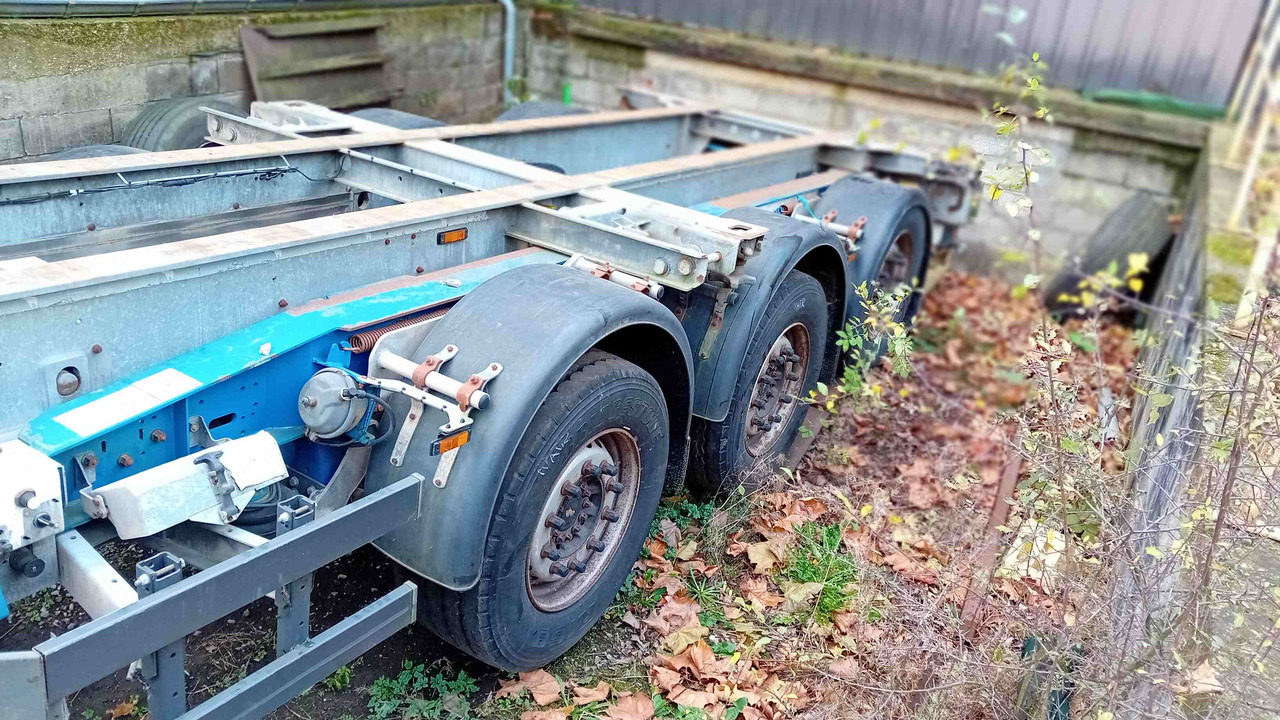 SCHMITZ CARGOBULL châssis porte-conteneur semi-remorque Os  - type SGF*3 - adaptable pour conteneur 20' et 40' - Semiremorcă transport containere/ Swap body: Foto 3 SCHMITZ CARGOBULL châssis porte-conteneur semi-remorque Os  - type SGF*3 - adaptable pour conteneur 20' et 40' - Semiremorcă transport containere/ Swap body: Foto 3