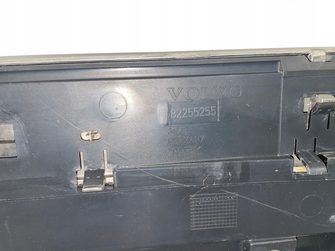 GRILL MASKI ATRAPA VOLVO FH13 FH 13 82255255 - Capotă pentru Camion: Foto 3 GRILL MASKI ATRAPA VOLVO FH13 FH 13 82255255 - Capotă pentru Camion: Foto 3