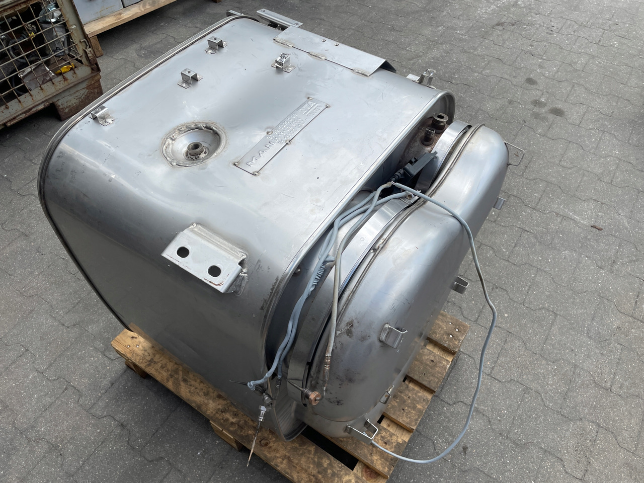 KATALIZATOR MAN TGX TGS EURO 6 DPF TŁUMIK WYDECH 81151036114 - Țeavă esapament pentru Camion: Foto 3 KATALIZATOR MAN TGX TGS EURO 6 DPF TŁUMIK WYDECH 81151036114 - Țeavă esapament pentru Camion: Foto 3