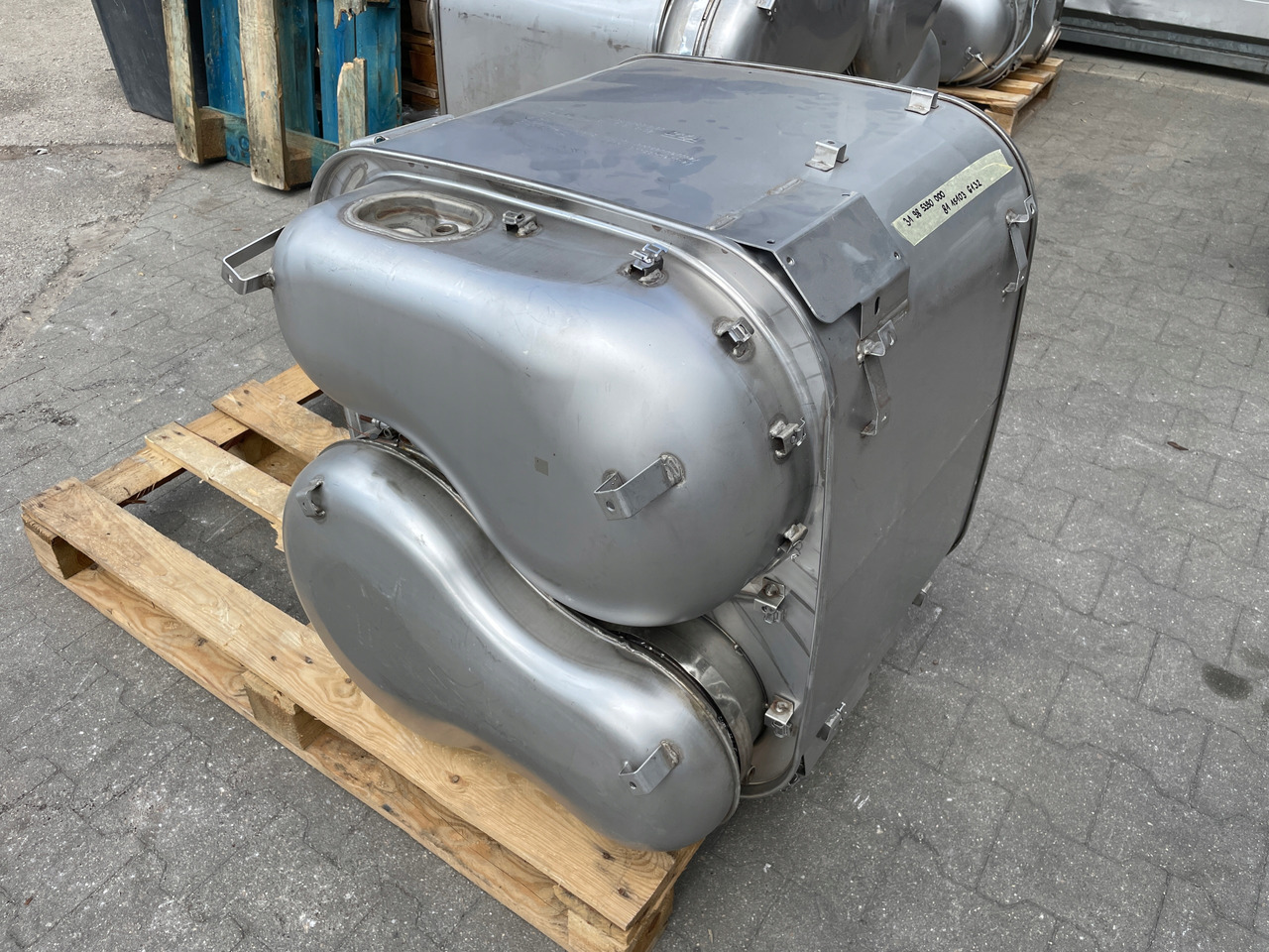 KATALIZATOR MAN TGX TGS EURO 6 DPF TŁUMIK WYDECH 81151036132 - Țeavă esapament pentru Camion: Foto 1 KATALIZATOR MAN TGX TGS EURO 6 DPF TŁUMIK WYDECH 81151036132 - Țeavă esapament pentru Camion: Foto 1