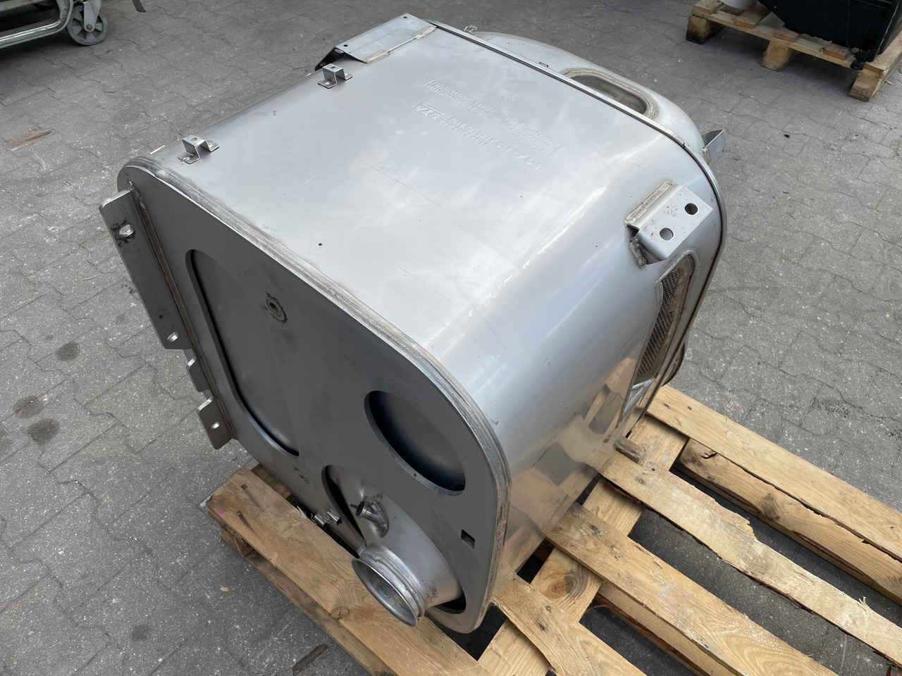 KATALIZATOR MAN TGX TGS EURO 6 DPF TŁUMIK WYDECH 81151036132 - Țeavă esapament pentru Camion: Foto 4 KATALIZATOR MAN TGX TGS EURO 6 DPF TŁUMIK WYDECH 81151036132 - Țeavă esapament pentru Camion: Foto 4