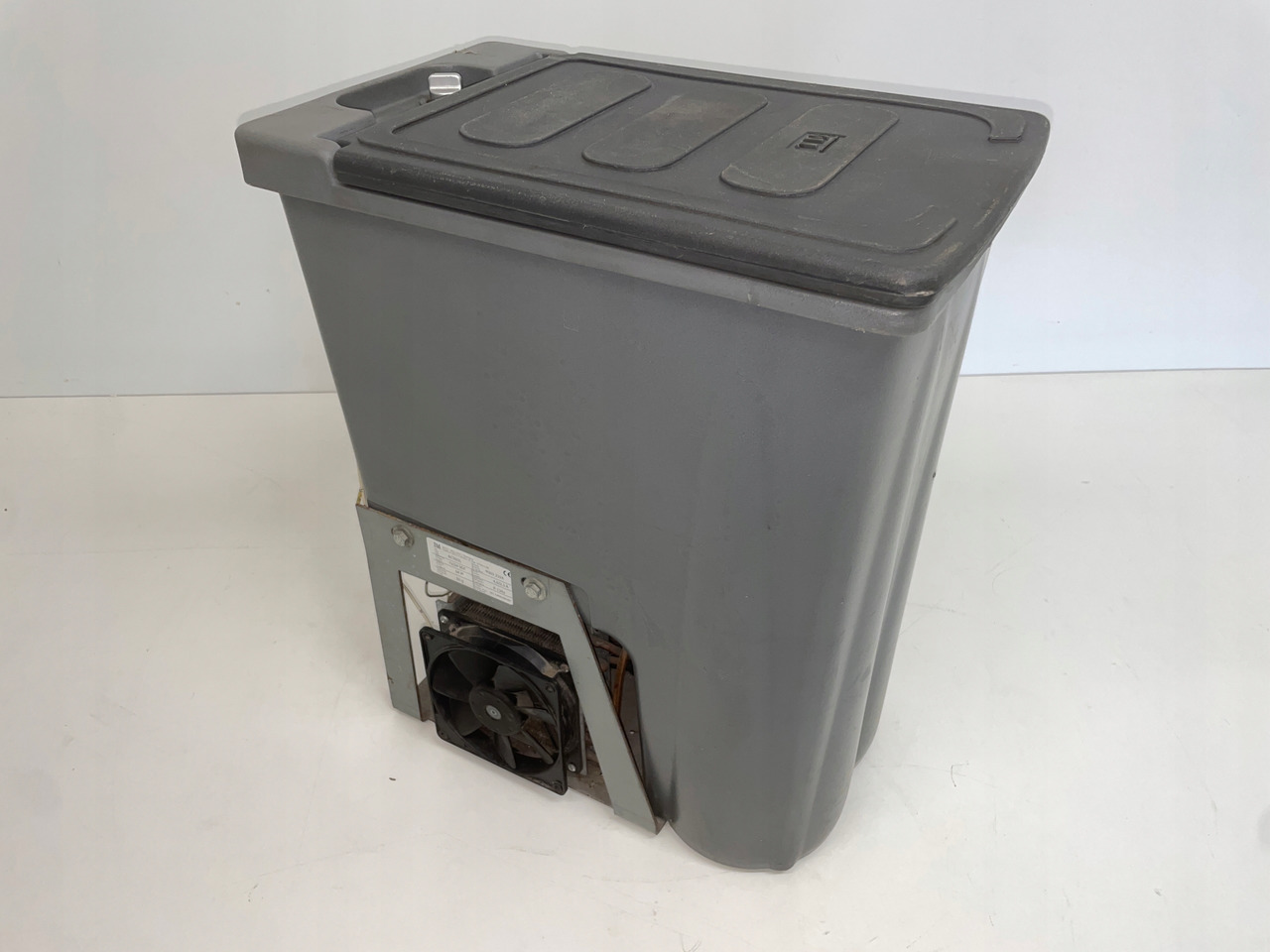 LODÓWKA CHŁODZIARKA MERCEDES ACTROS 80032324 - Cabină și interior pentru Camion: Foto 3 LODÓWKA CHŁODZIARKA MERCEDES ACTROS 80032324 - Cabină și interior pentru Camion: Foto 3