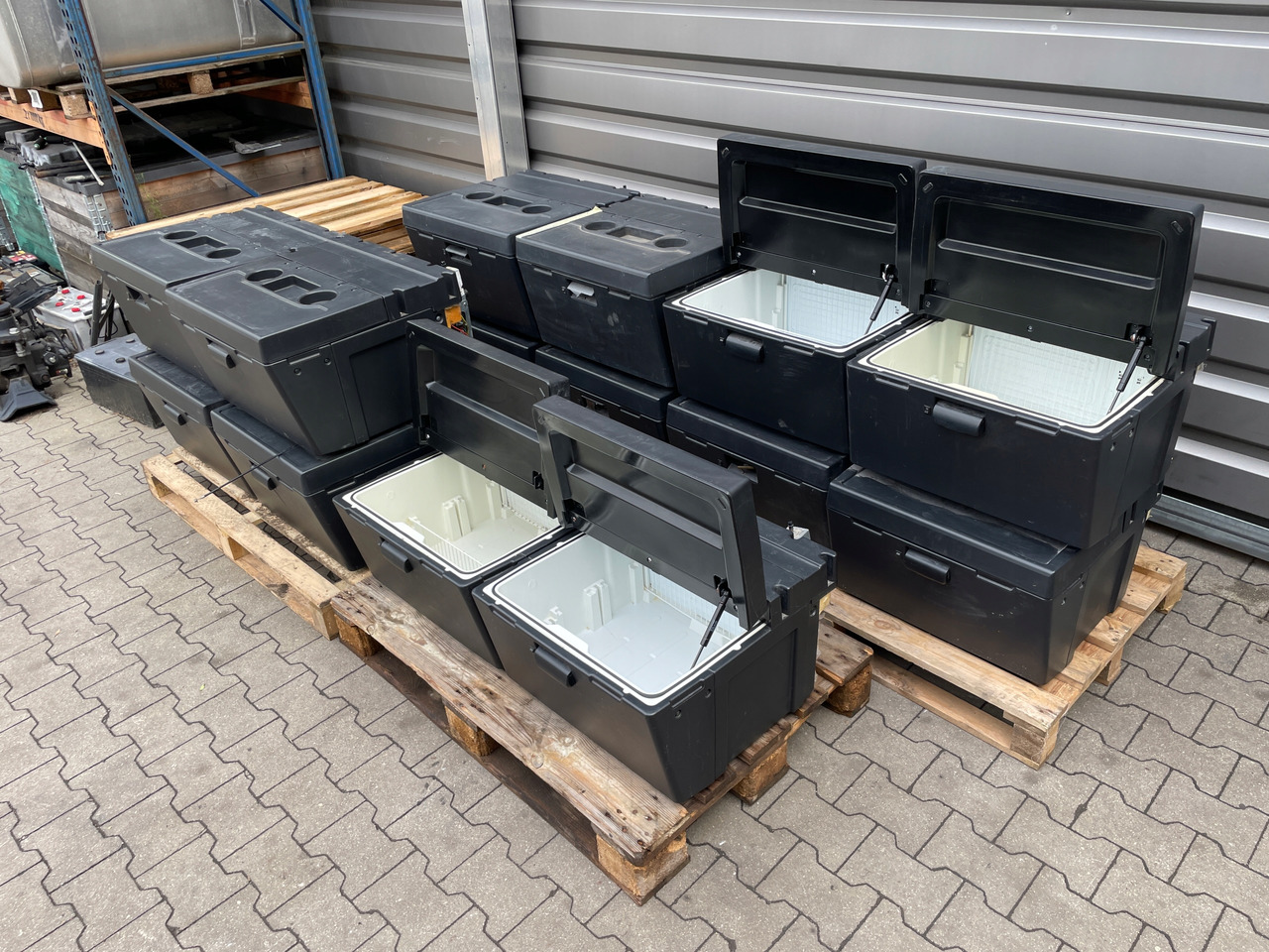 LODÓWKA IVECO HI-WAY HI WAY STRALIS - Cabină și interior pentru Camion: Foto 4 LODÓWKA IVECO HI-WAY HI WAY STRALIS - Cabină și interior pentru Camion: Foto 4