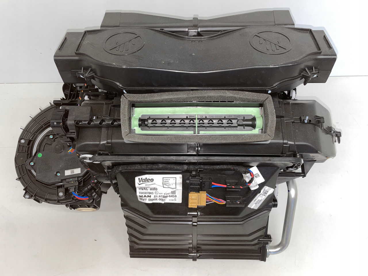 NAGRZEWNICA MAN TG3 TGX 3 TGX-3 81619006459 - Ventilator habitaclu pentru Camion: Foto 2 NAGRZEWNICA MAN TG3 TGX 3 TGX-3 81619006459 - Ventilator habitaclu pentru Camion: Foto 2