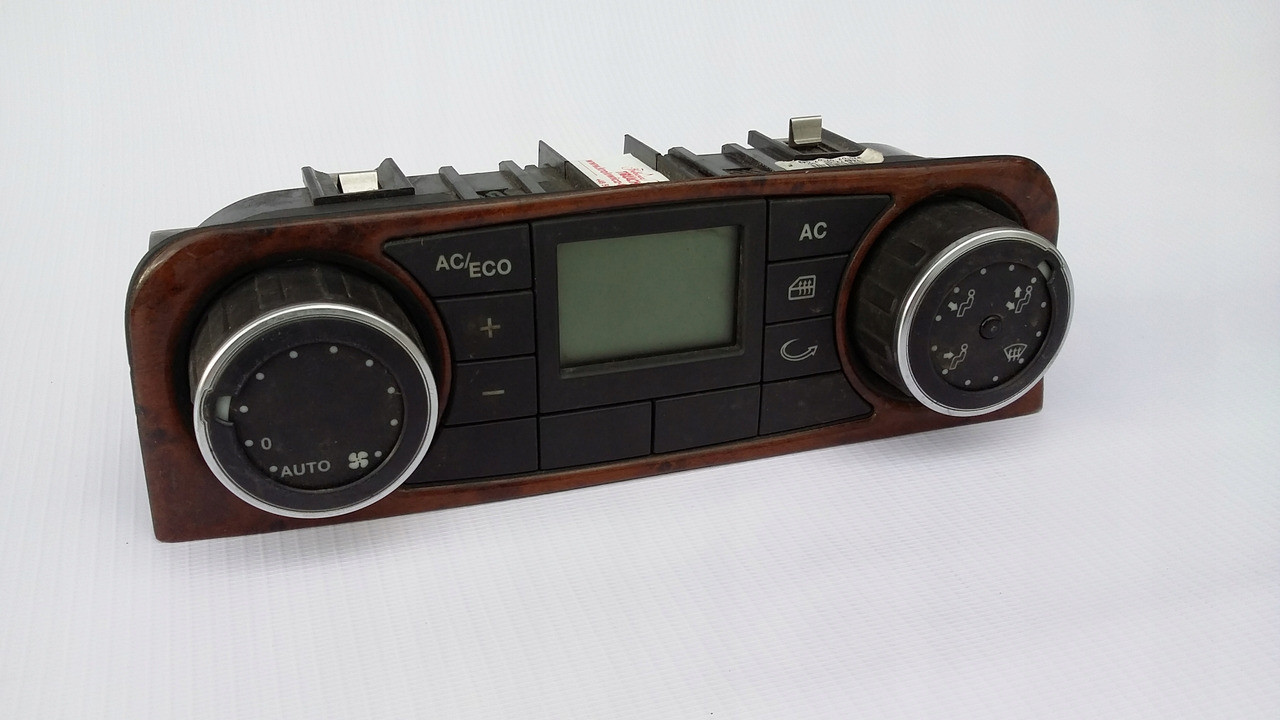 PANEL STEROWNIK KLIMATYZACJI MAN TGX TGS NR 968 - Tablou de bord pentru Camion: Foto 1 PANEL STEROWNIK KLIMATYZACJI MAN TGX TGS NR 968 - Tablou de bord pentru Camion: Foto 1