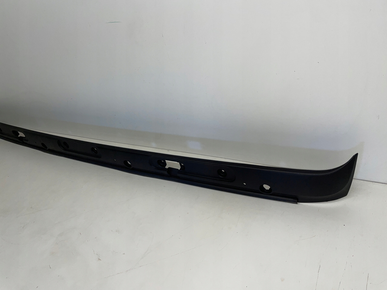 PODSZYBIE OSŁONA MASKOWNICA DAF 105 XF DAF 1665944 - Parbriz pentru Camion: Foto 3 PODSZYBIE OSŁONA MASKOWNICA DAF 105 XF DAF 1665944 - Parbriz pentru Camion: Foto 3