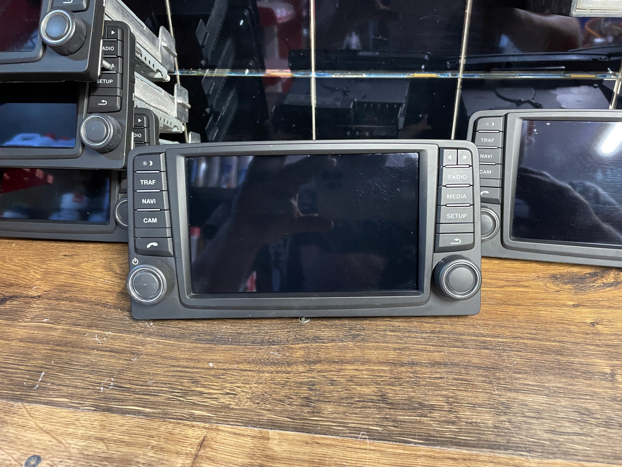 RADIO NAWIGACJA MAN TGS TGX EURO 6 81281006037 WYMIENIONY WYŚWIETLACZ - Sistem de navigare pentru Camion: Foto 2 RADIO NAWIGACJA MAN TGS TGX EURO 6 81281006037 WYMIENIONY WYŚWIETLACZ - Sistem de navigare pentru Camion: Foto 2