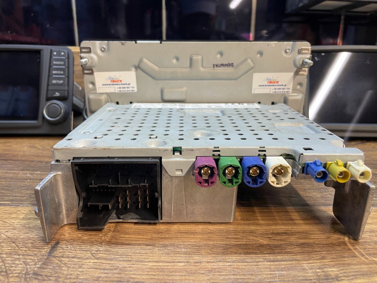 RADIO NAWIGACJA MAN TGS TGX EURO 6 81281006043 - Sistem de navigare pentru Camion: Foto 5 RADIO NAWIGACJA MAN TGS TGX EURO 6 81281006043 - Sistem de navigare pentru Camion: Foto 5