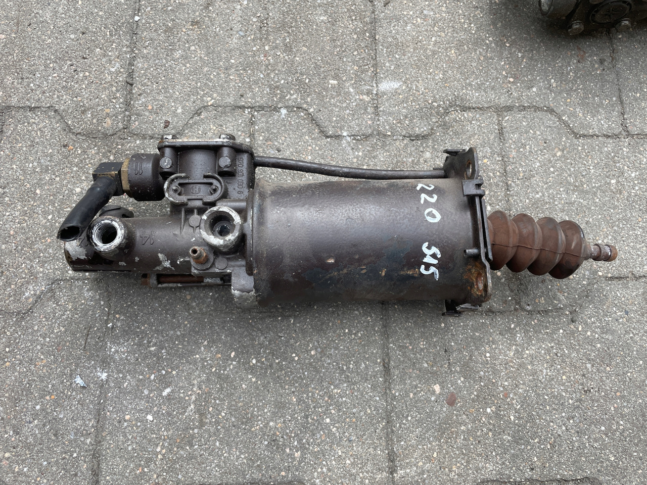 WYBIERAK SKRZYNI BIEGÓW WYSPRZĘGLIK ZAWÓR MAN TGA TGS TGX 9700514127 - Cilindru ambreiaj pentru Camion: Foto 1 WYBIERAK SKRZYNI BIEGÓW WYSPRZĘGLIK ZAWÓR MAN TGA TGS TGX 9700514127 - Cilindru ambreiaj pentru Camion: Foto 1