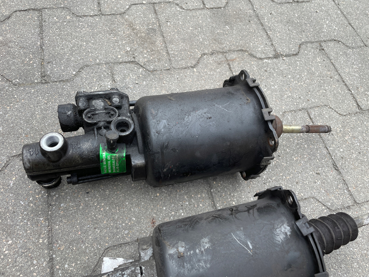 WYBIERAK SKRZYNI BIEGÓW WYSPRZĘGLIK ZAWÓR MAN TGA TGS TGX 9700514127 - Cilindru ambreiaj pentru Camion: Foto 3 WYBIERAK SKRZYNI BIEGÓW WYSPRZĘGLIK ZAWÓR MAN TGA TGS TGX 9700514127 - Cilindru ambreiaj pentru Camion: Foto 3