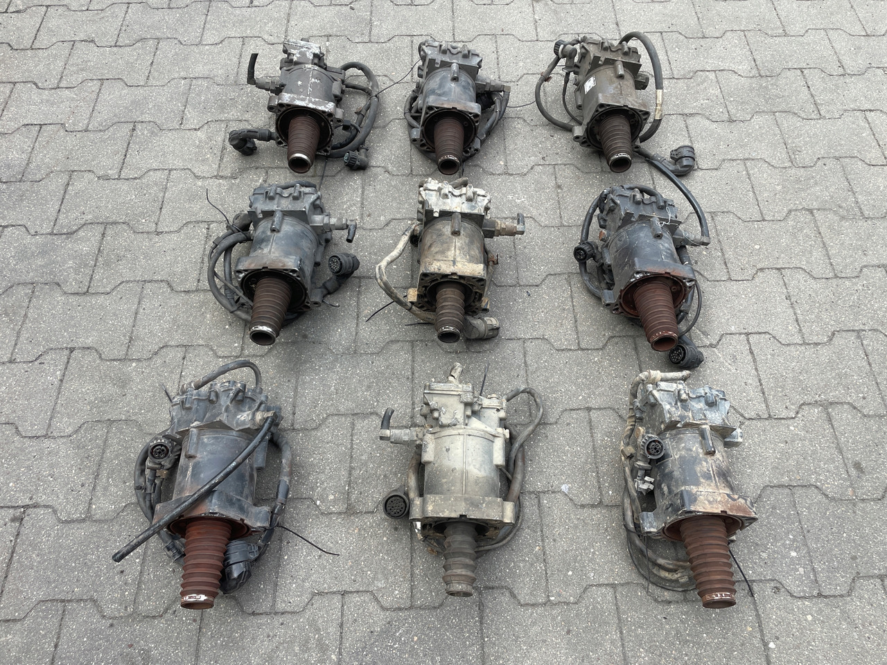 WYSPRZĘGLIK SKRZYNI MAN TGX TGS TGA AUTOMAT K013727 - Cilindru ambreiaj pentru Camion: Foto 2 WYSPRZĘGLIK SKRZYNI MAN TGX TGS TGA AUTOMAT K013727 - Cilindru ambreiaj pentru Camion: Foto 2