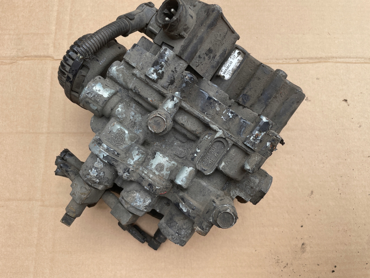 ZAWÓR PODUSZEK ECAS MAN TGA TGX TGS 4729000570 - Suspensie pneumatică pentru Camion: Foto 2 ZAWÓR PODUSZEK ECAS MAN TGA TGX TGS 4729000570 - Suspensie pneumatică pentru Camion: Foto 2