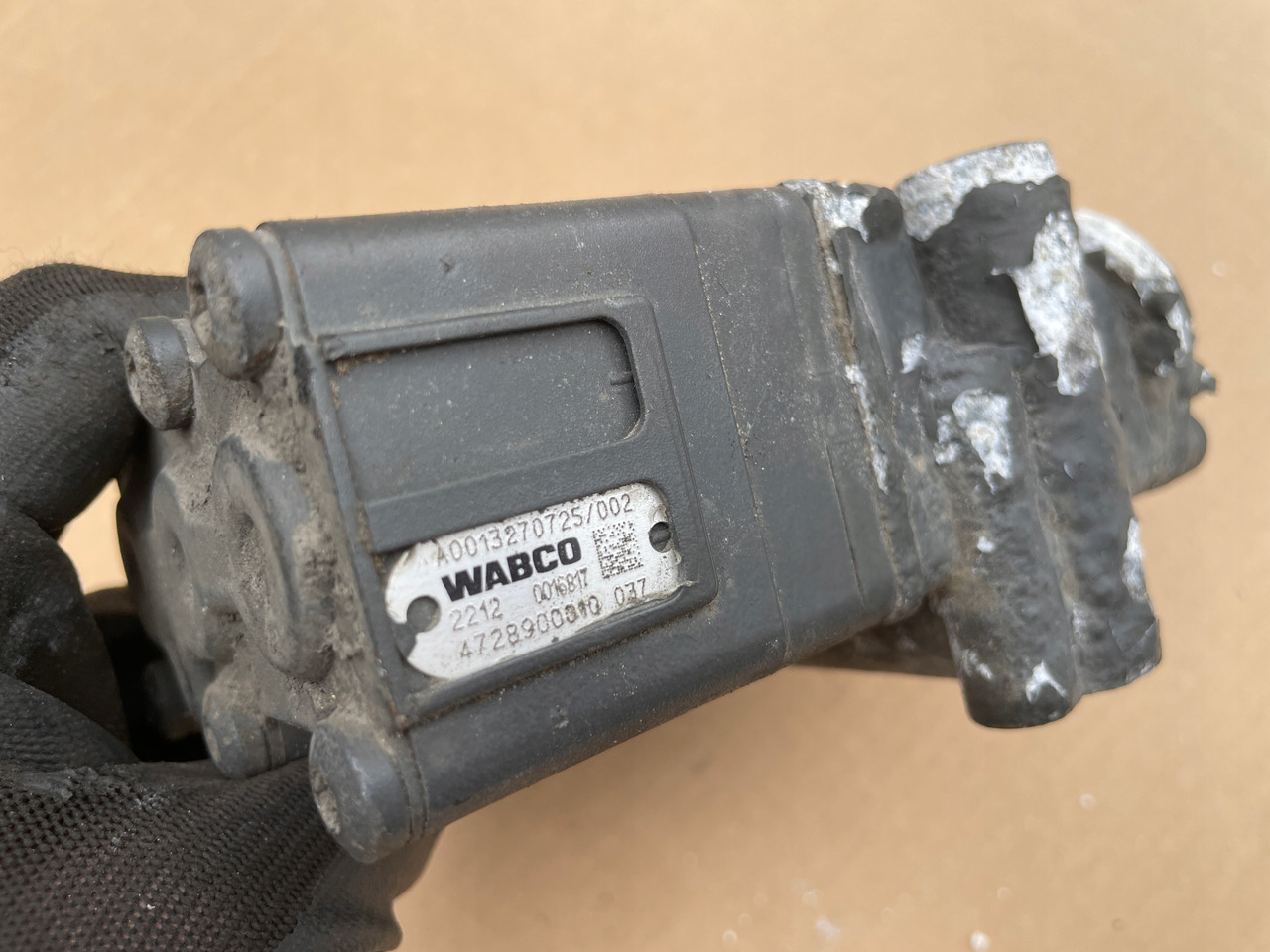 ZAWÓR PODUSZEK MERCEDES ACTROS MP 4 MP4 A0013270725 - Supapă frână pentru Camion: Foto 4 ZAWÓR PODUSZEK MERCEDES ACTROS MP 4 MP4 A0013270725 - Supapă frână pentru Camion: Foto 4