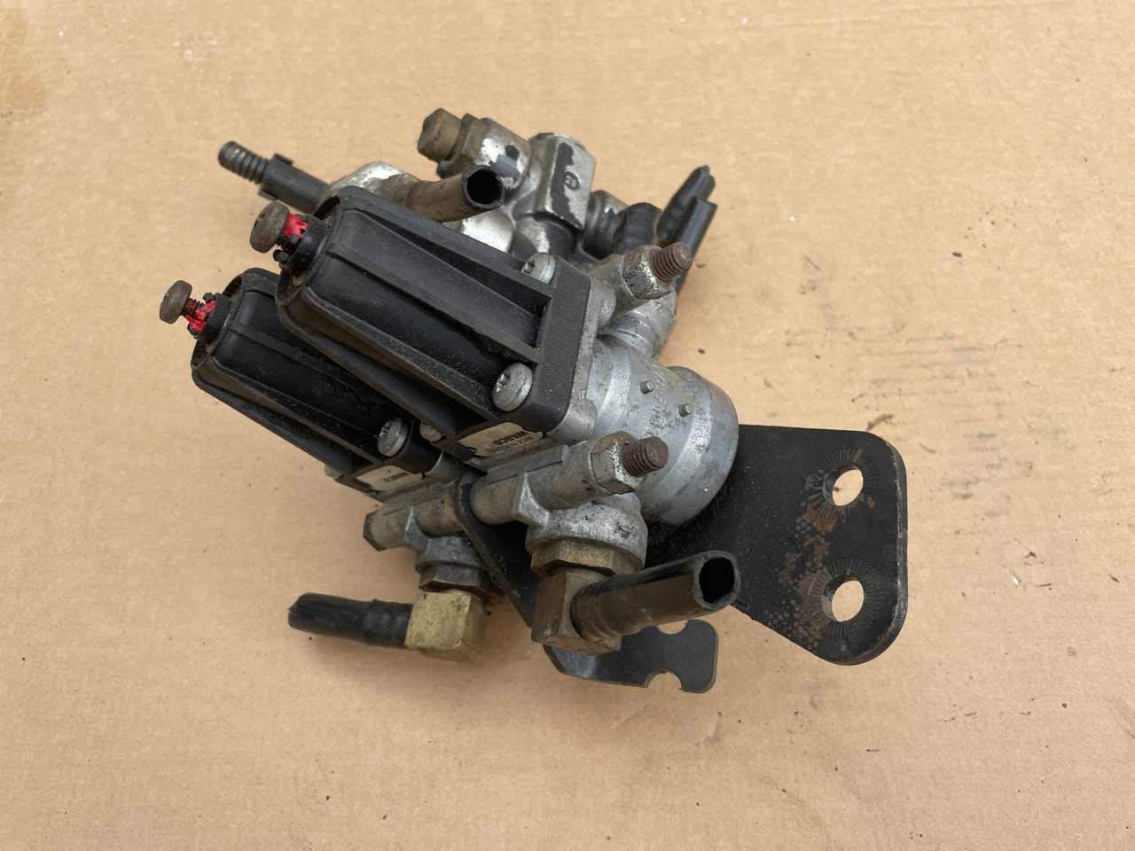 ZAWÓR REDUKCUJNY REDUKTOR CIŚNIENIA MAN TGA TGX TGS 4750103000 - Suspensie pneumatică pentru Camion: Foto 5 ZAWÓR REDUKCUJNY REDUKTOR CIŚNIENIA MAN TGA TGX TGS 4750103000 - Suspensie pneumatică pentru Camion: Foto 5