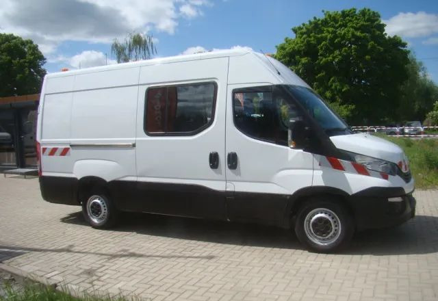 Iveco DAILY 35 S 16 REJESTRACJA NA 6-OSÓB SUPER NA KAMPERA - Dubă: Foto 5 Iveco DAILY 35 S 16 REJESTRACJA NA 6-OSÓB SUPER NA KAMPERA - Dubă: Foto 5