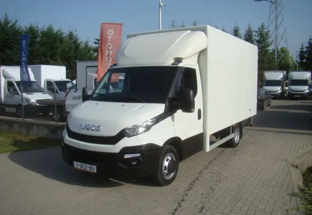 Iveco DAILY 40 C 15 3.0TDI 3.5T DMC WINDA 1000KG1000KG - Autoutilitară box: Foto 1 Iveco DAILY 40 C 15 3.0TDI 3.5T DMC WINDA 1000KG1000KG - Autoutilitară box: Foto 1
