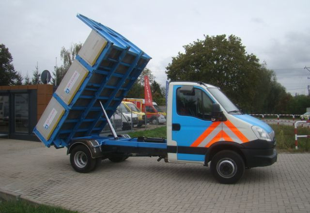Iveco DAILY 70 C 15 3.0TDI 3.5T 3.65M WYWROTKA - Autoutilitară basculantă: Foto 4 Iveco DAILY 70 C 15 3.0TDI 3.5T 3.65M WYWROTKA - Autoutilitară basculantă: Foto 4