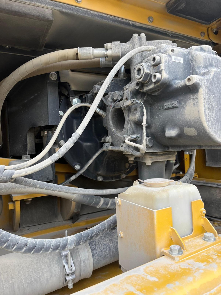 KOMATSU PC450 - Excavator pe şenile: Foto 3 KOMATSU PC450 - Excavator pe şenile: Foto 3