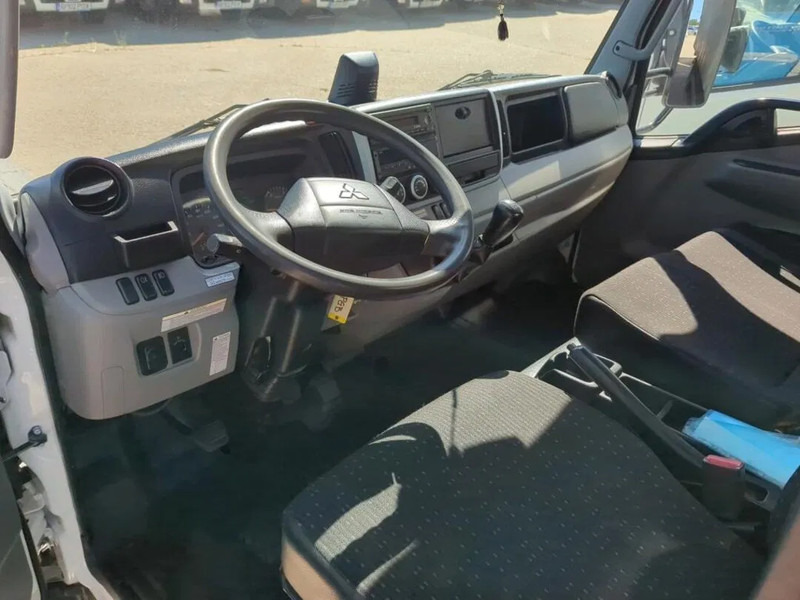 Mitsubishi Fuso Fuso - Camion furgon: Foto 5 Mitsubishi Fuso Fuso - Camion furgon: Foto 5